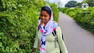 Desi College Bhabhi Hot Boobs Suking Unknown Girl Stops My Bike I Take Her On My Bike And Take Her Home And Kiss Her Boobs